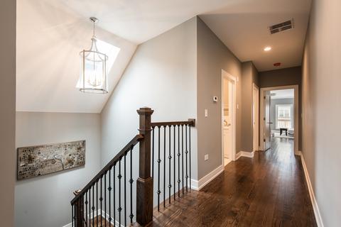 3055 N Gresham Ave, Chicago, IL 60618 photo 24