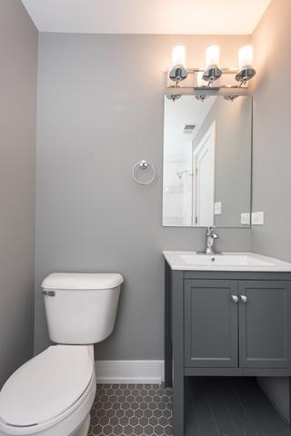 3055 N Gresham Ave, Chicago, IL 60618 photo 13