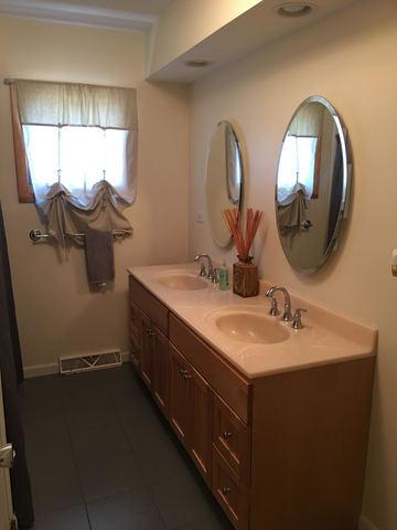 2132 Webster Ln, Des Plaines, IL 60018 photo 8