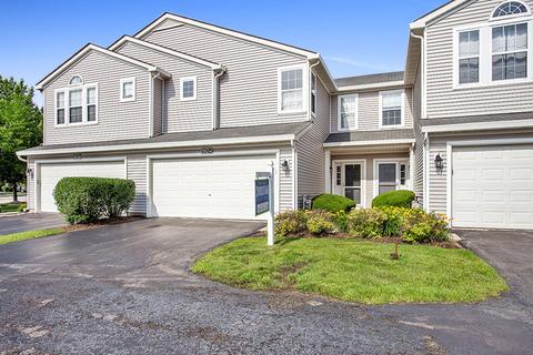 6905 Creekside Dr, Plainfield, IL 60586 photo 2