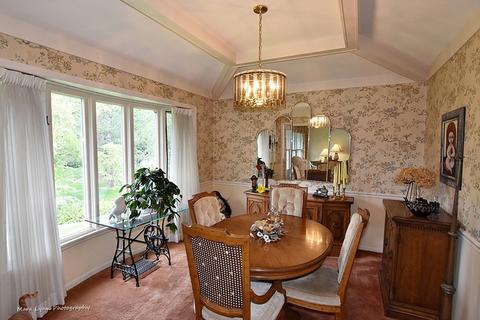 920 Adare Dr, Wheaton, IL 60189 photo 9