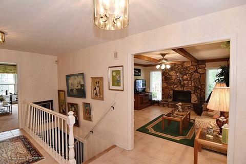 920 Adare Dr, Wheaton, IL 60189 photo 4