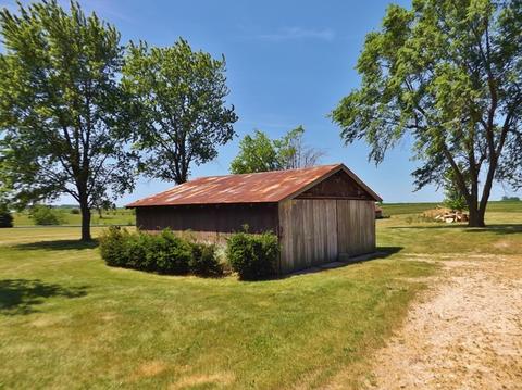 8935 S Ward Rd, Dwight, IL 60420 photo 6