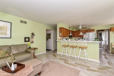 480 Knoll Crest Dr, Bartlett, IL 60103 photo 6