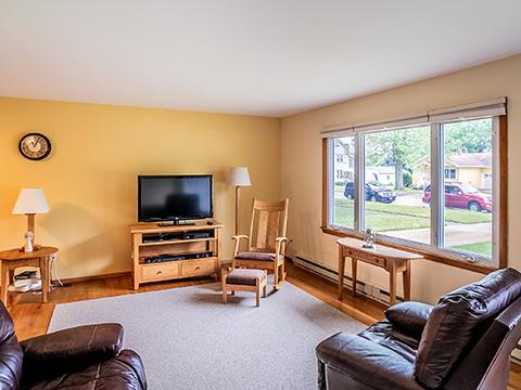 209 E Wilson St, Peotone, IL 60468 photo 6