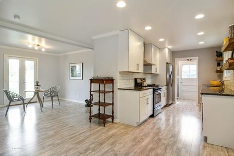 589 E Merle Ln, Wheeling, IL 60090 photo 5