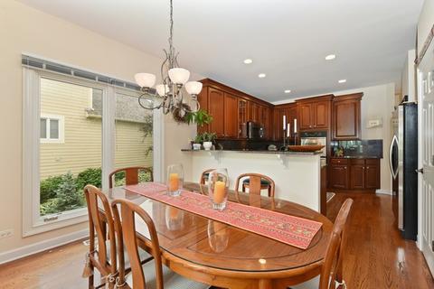 2425 Ridgewood Ct, Aurora, IL 60502 photo 8