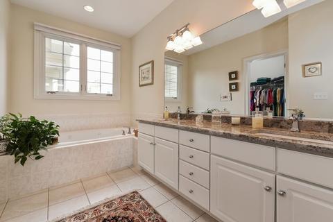 2425 Ridgewood Ct, Aurora, IL 60502 photo 15