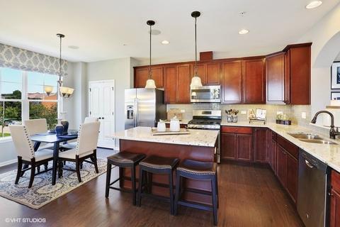 1175 Colfax Ave, Des Plaines, IL 60016 photo 2