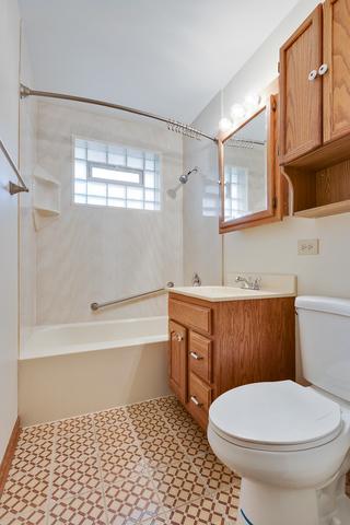 927 S 3rd Ave, Des Plaines, IL 60016 photo 22
