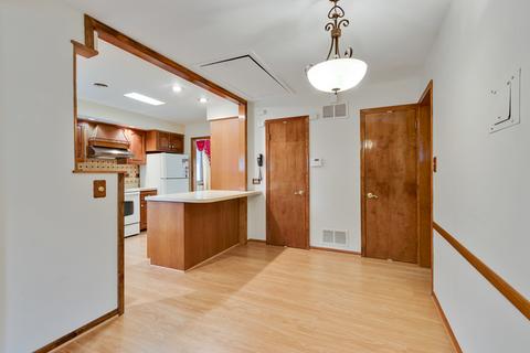 927 S 3rd Ave, Des Plaines, IL 60016 photo 13