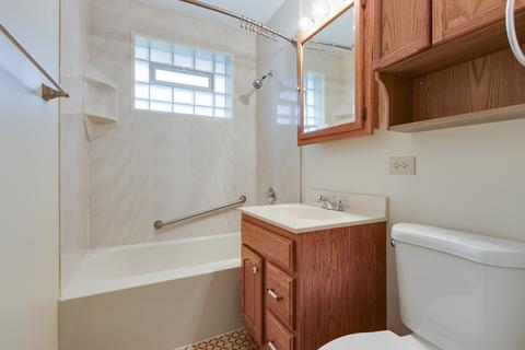 927 S 3rd Ave, Des Plaines, IL 60016 photo 21