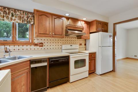 927 S 3rd Ave, Des Plaines, IL 60016 photo 8