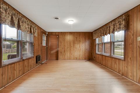 927 S 3rd Ave, Des Plaines, IL 60016 photo 14