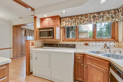927 S 3rd Ave, Des Plaines, IL 60016 photo 10