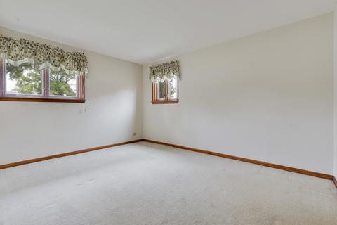 927 S 3rd Ave, Des Plaines, IL 60016 photo 16