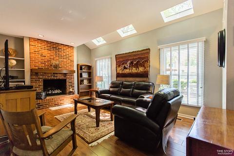 2910 Pine Tree Ct, Aurora, IL 60502 photo 6