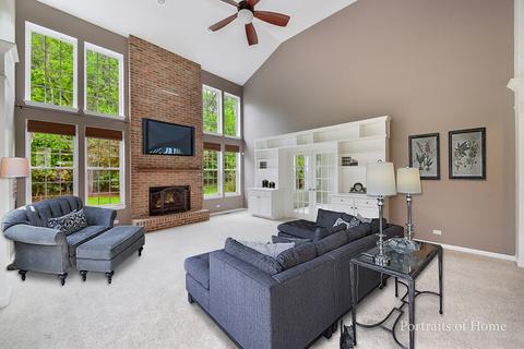 1446 Walnut Dr, West Dundee, IL 60118 photo 2