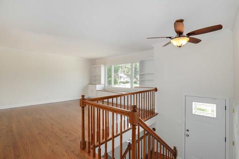 235 N Oak Ave, Bartlett, IL 60103 photo 3