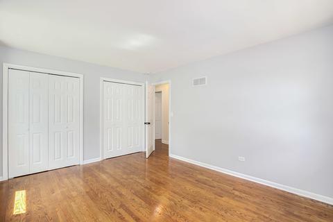 235 N Oak Ave, Bartlett, IL 60103 photo 15