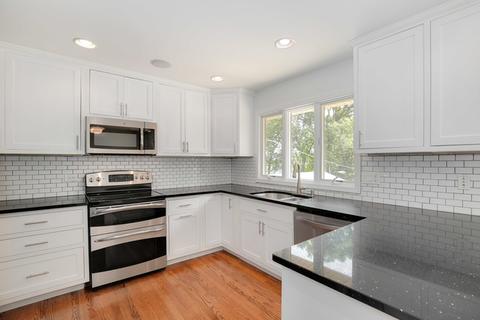 235 N Oak Ave, Bartlett, IL 60103 photo 9