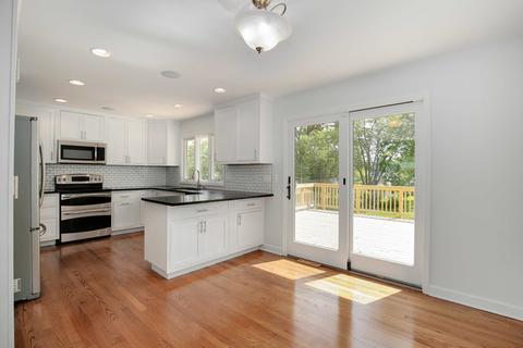 235 N Oak Ave, Bartlett, IL 60103 photo 7