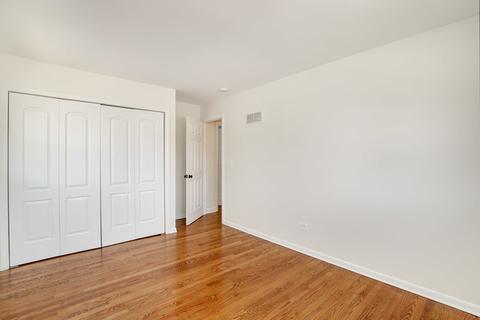 235 N Oak Ave, Bartlett, IL 60103 photo 17
