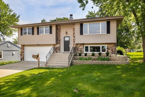 235 N Oak Ave, Bartlett, IL 60103 photo 2