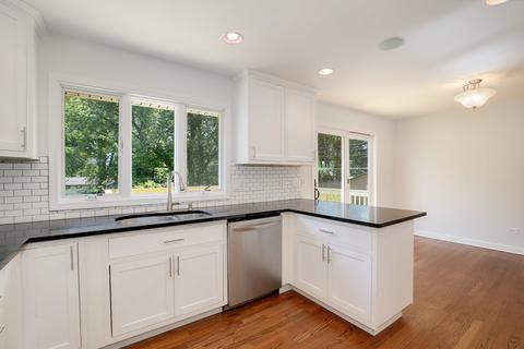 235 N Oak Ave, Bartlett, IL 60103 photo 10