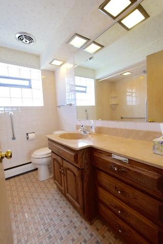 8001 Massasoit Ave, Burbank, IL 60459 photo 9