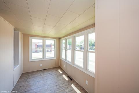 2103 4th St, Peru, IL 61354 photo 8