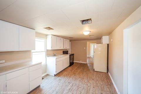 2103 4th St, Peru, IL 61354 photo 6