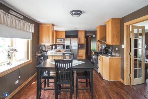 8255 State Rd, Burbank, IL 60459 photo 5