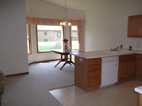 906 31st St, Peru, IL 61354 photo 12