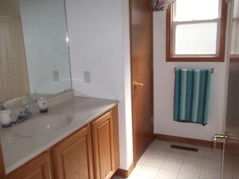 906 31st St, Peru, IL 61354 photo 26