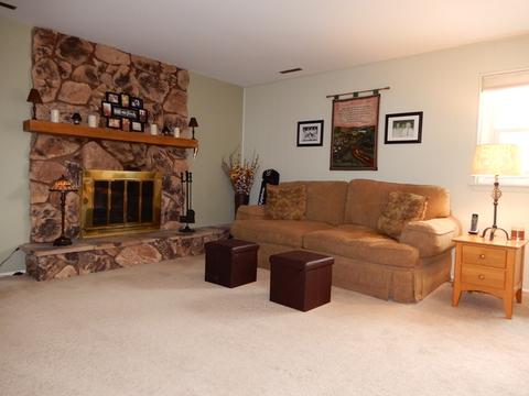 210 Canterbury Dr, Mchenry, IL 60050 photo 6