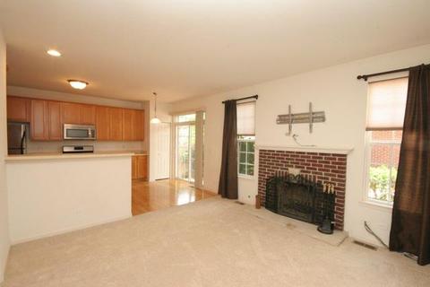 216 Longview Dr, Elgin, IL 60124 photo 3