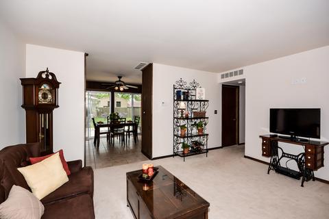 1261 Corley Dr, Elgin, IL 60120 photo 8