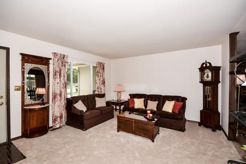 1261 Corley Dr, Elgin, IL 60120 photo 5