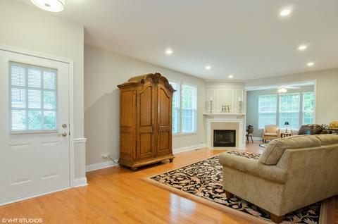 4121 Whitehall Ln, Algonquin, IL 60102 photo 3