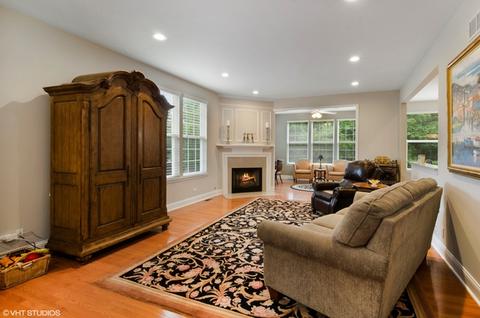4121 Whitehall Ln, Algonquin, IL 60102 photo 2