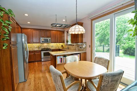 776 Red Barn Ln, Elgin, IL 60124 photo 9