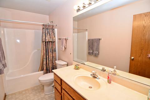 776 Red Barn Ln, Elgin, IL 60124 photo 17