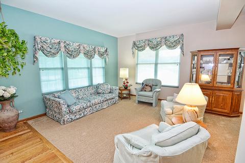 776 Red Barn Ln, Elgin, IL 60124 photo 6