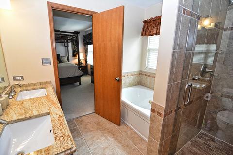 776 Red Barn Ln, Elgin, IL 60124 photo 15