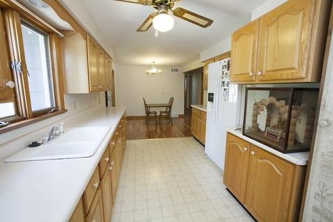 578 Williams Dr, South Elgin, IL 60177 photo 9