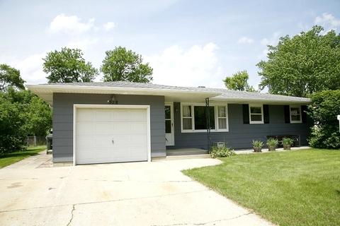 578 Williams Dr, South Elgin, IL 60177 photo 1