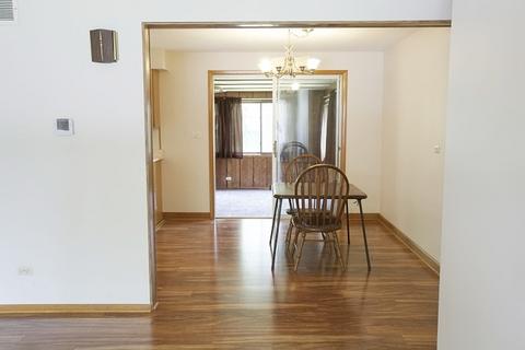 578 Williams Dr, South Elgin, IL 60177 photo 5