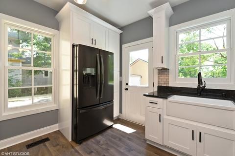457 Villa St, Elgin, IL 60120 photo 5