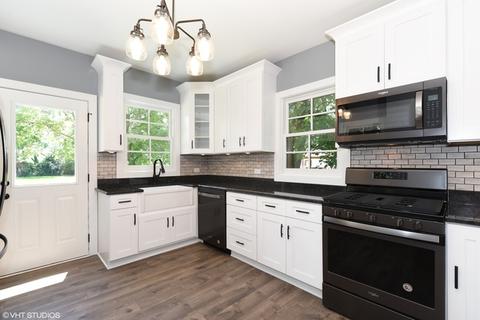 457 Villa St, Elgin, IL 60120 photo 4